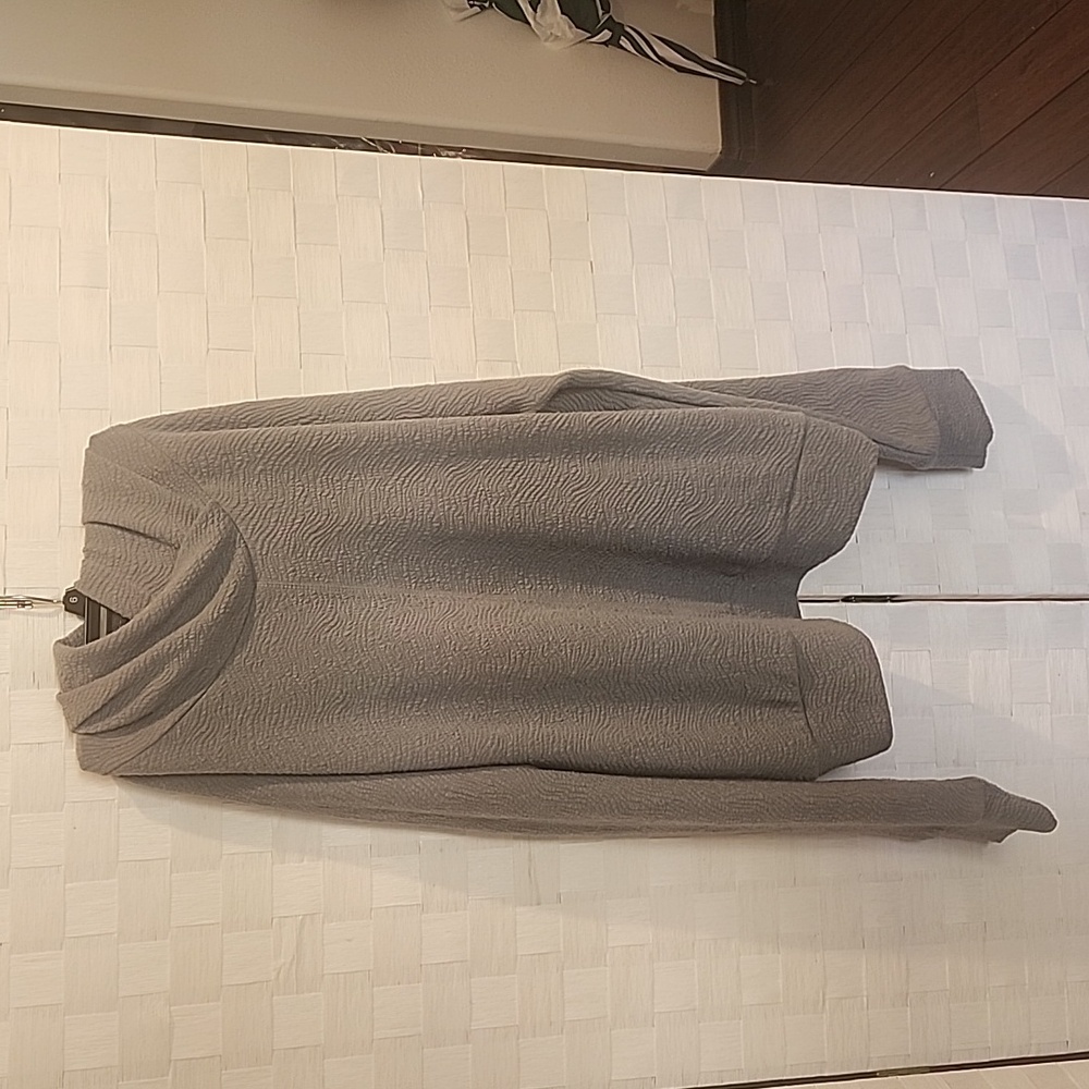 Zyia grey textured sweatshirt